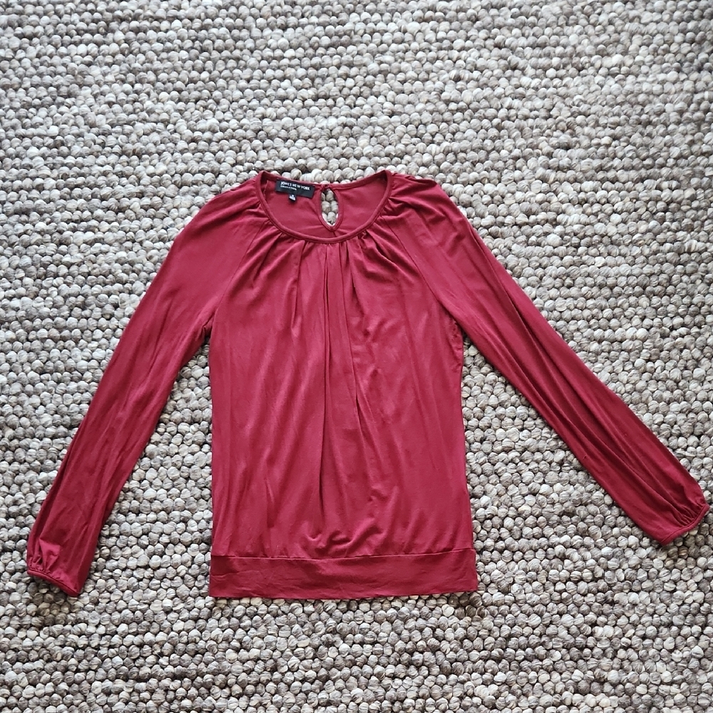 Long-Sleeve Pleated Neck Top - Red